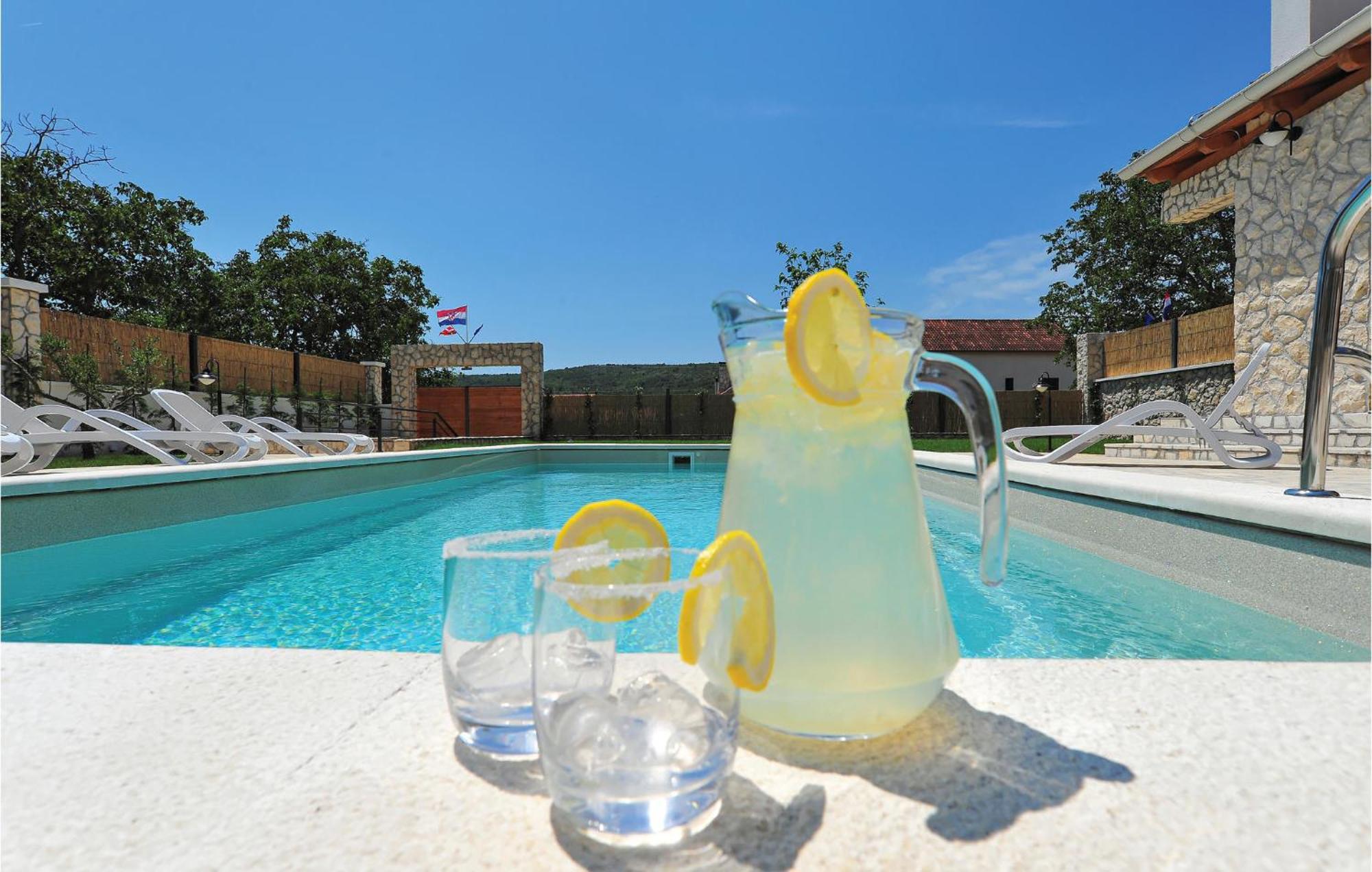 Lovely Home In Sibenik With Wifi Екстер'єр фото