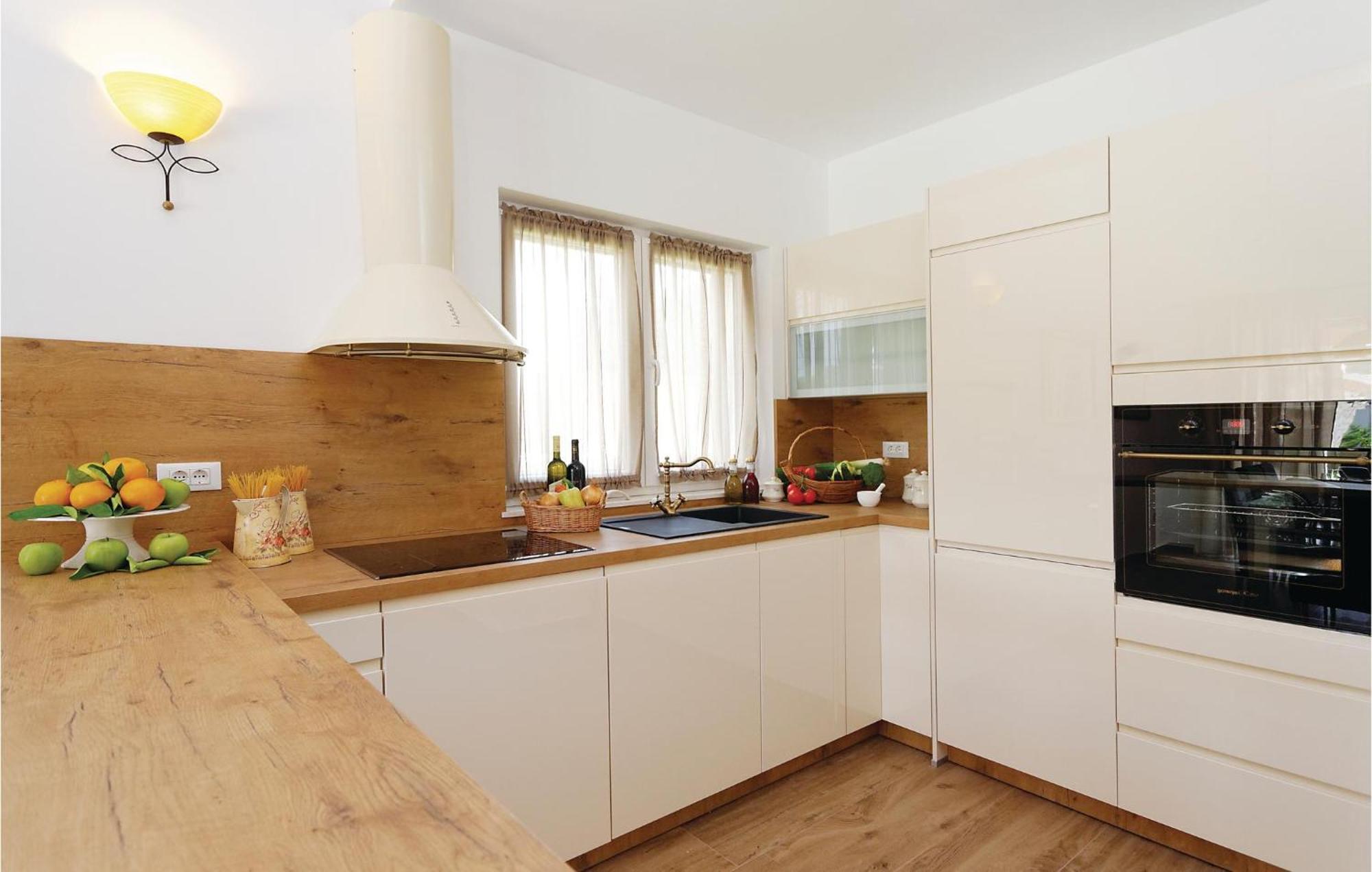Lovely Home In Sibenik With Wifi Екстер'єр фото
