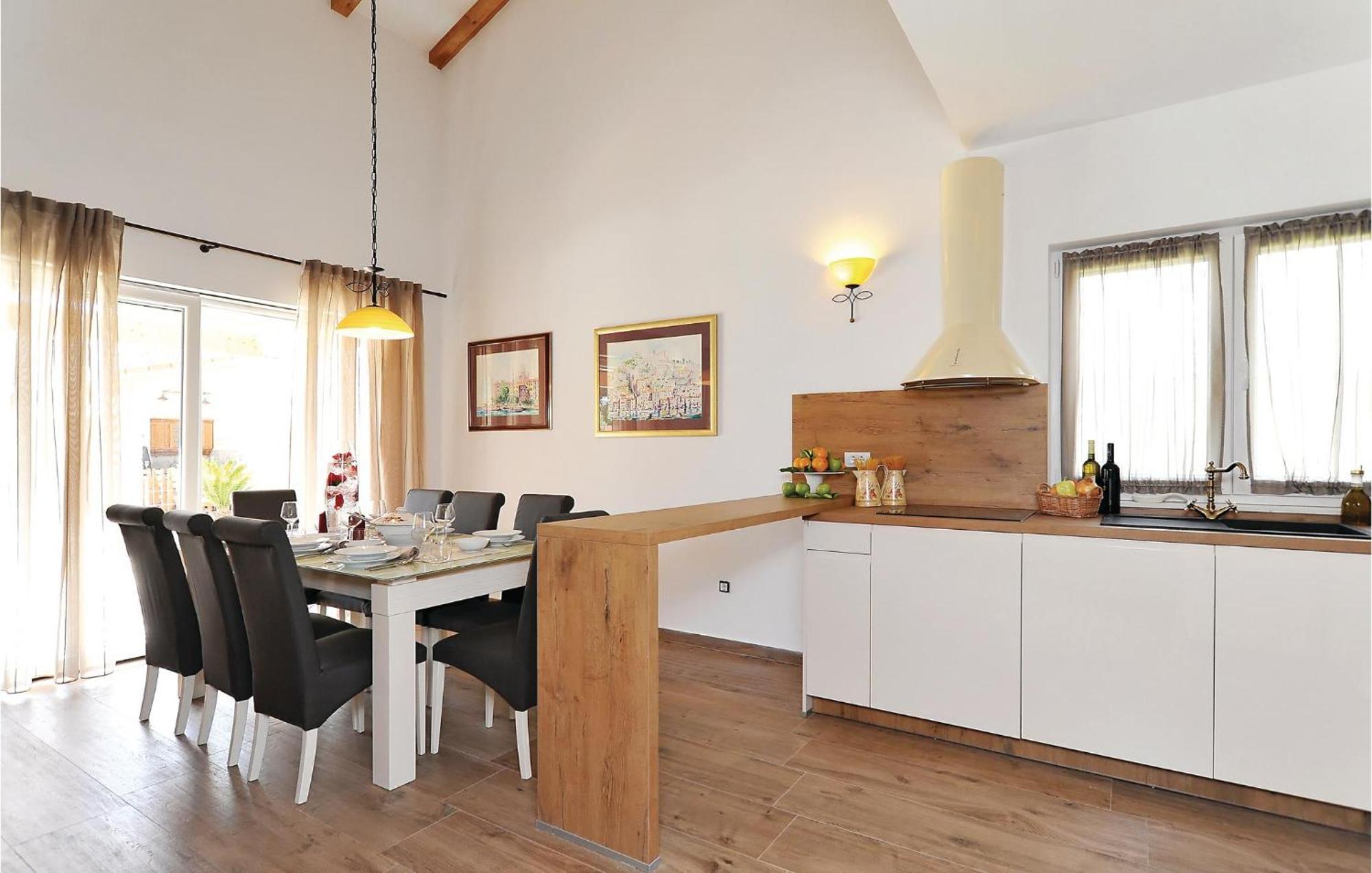Lovely Home In Sibenik With Wifi Екстер'єр фото