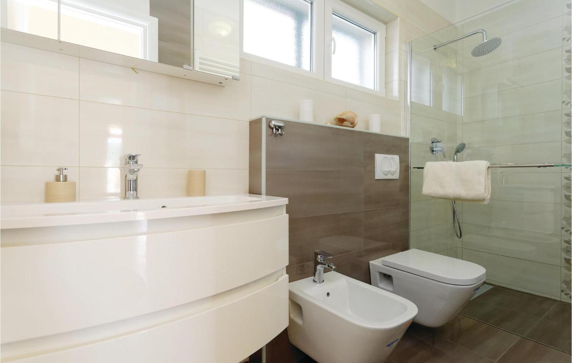 Lovely Home In Sibenik With Wifi Екстер'єр фото